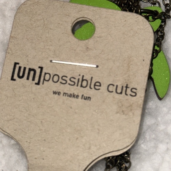 Unpossible Cuts Necklace Laser-cut Wood Pendant Sea Turtle Wooden Jewelry - Picture 5 of 9